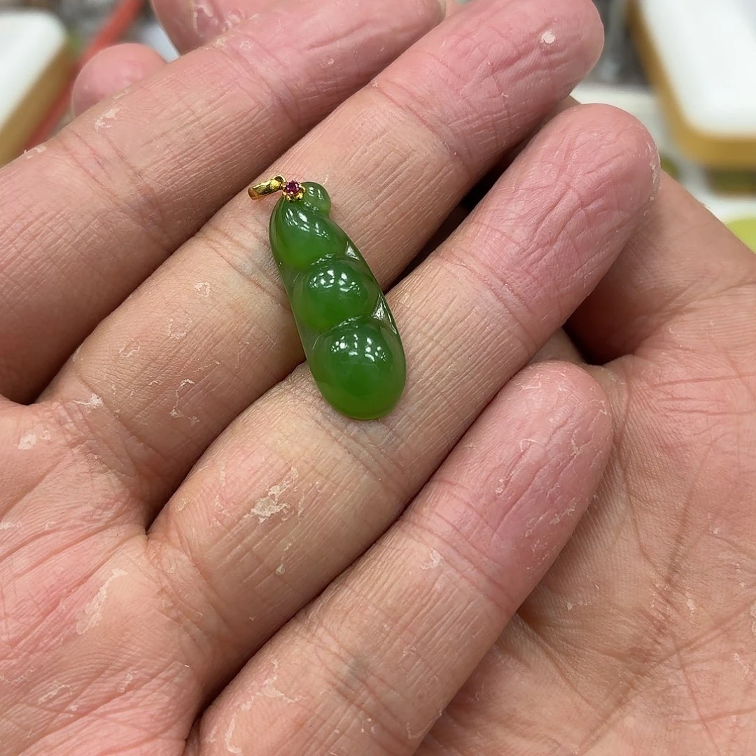和田玉18K金镶嵌颈饰