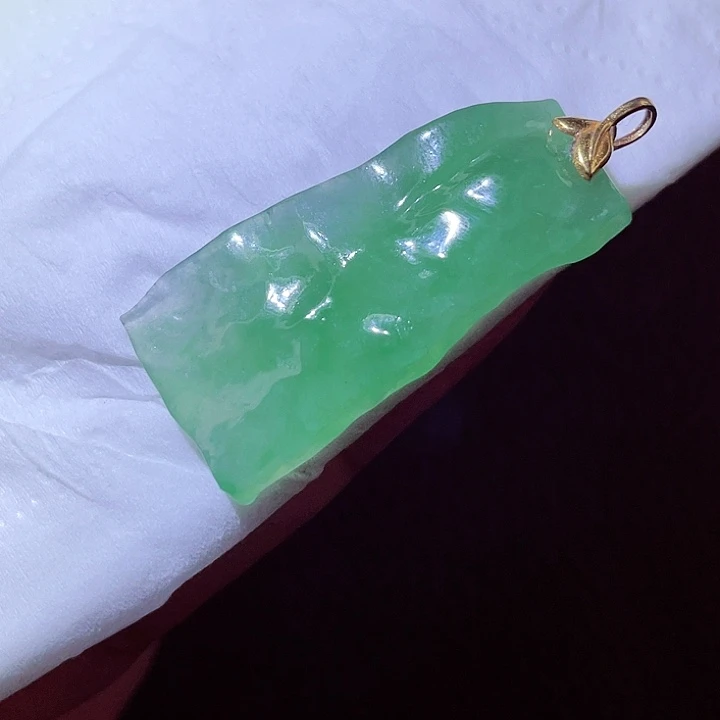 翡翠18K金镶嵌颈饰翡翠