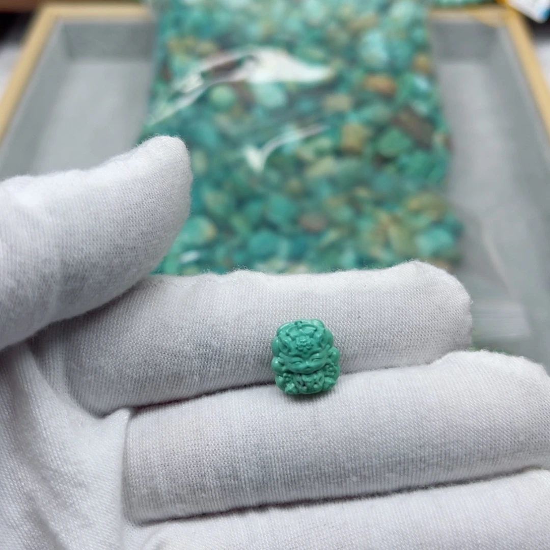 绿松石未镶嵌挂件