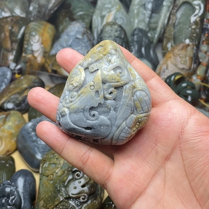 和田玉未镶嵌挂件