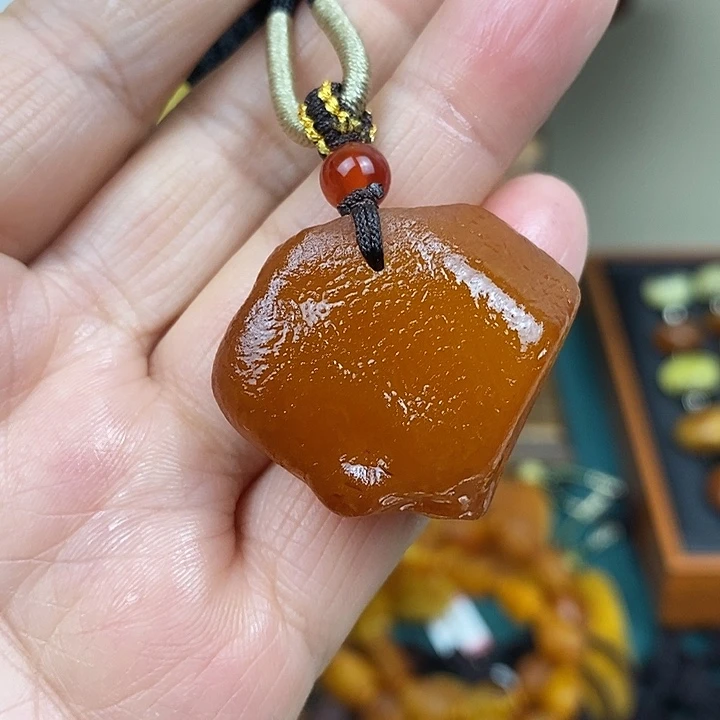 蜜蜡未镶嵌颈饰吊坠