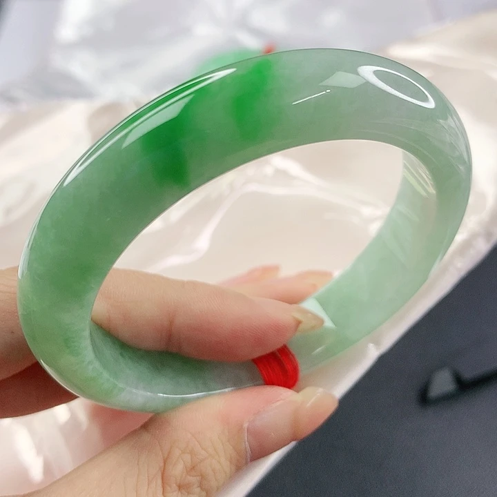 未镶嵌手镯翡翠，674