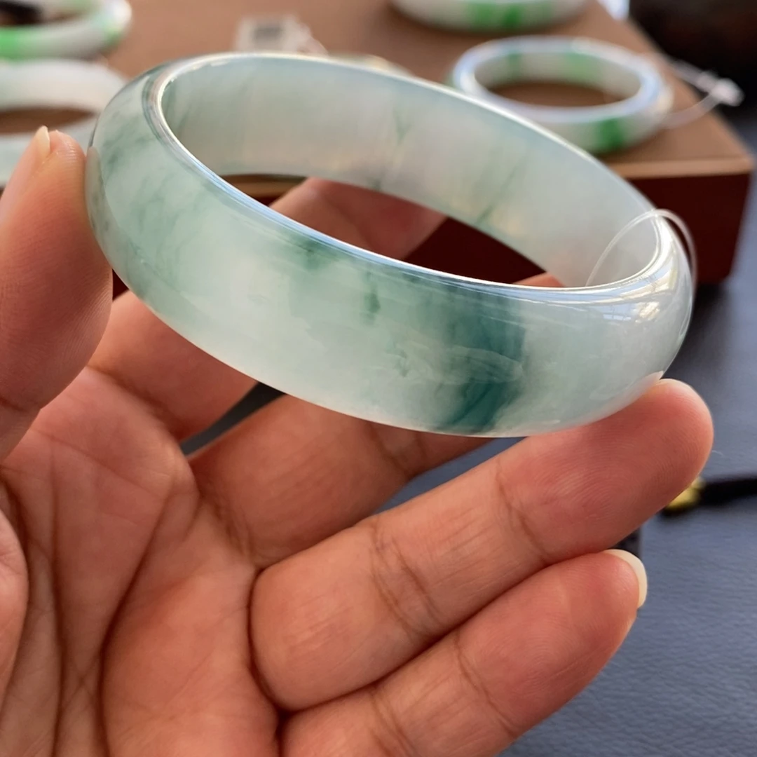 翡翠未镶嵌手镯天然翡翠手镯