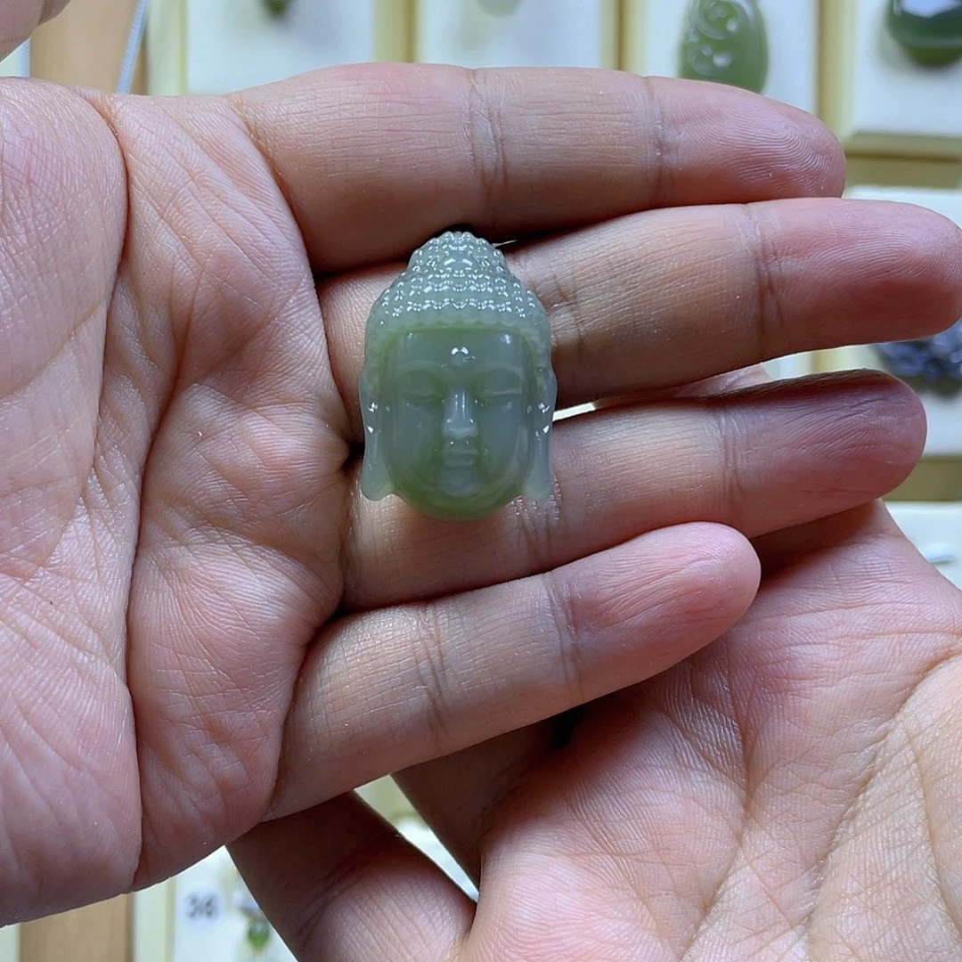 和田玉未镶嵌吊坠(赠链)