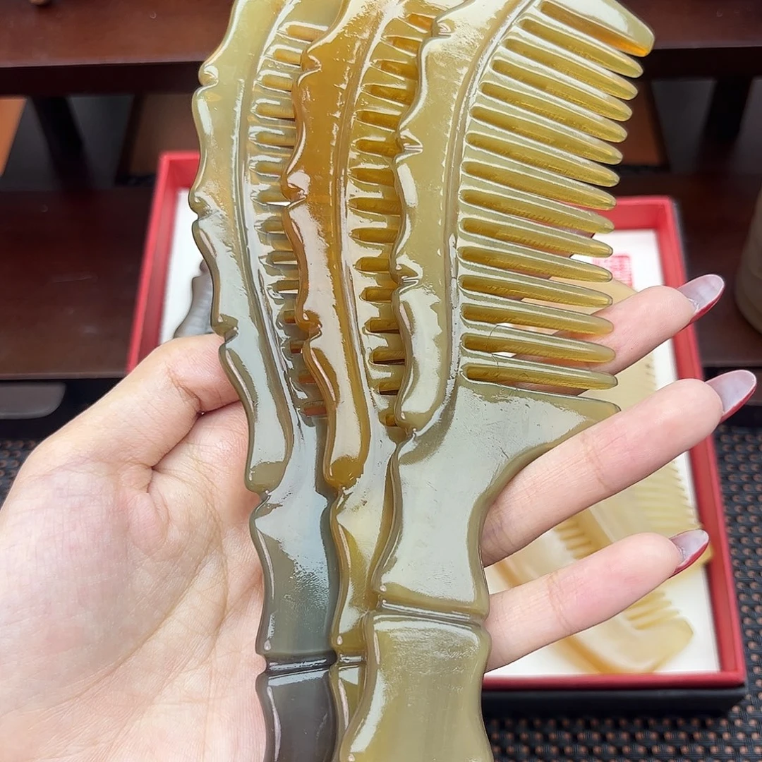 纯手工制作纯牛角梳子
