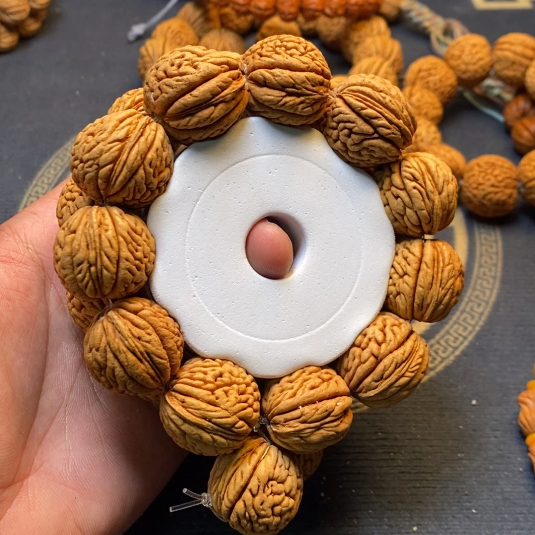 桃核吊坠龙鳞王桃核23毕业串