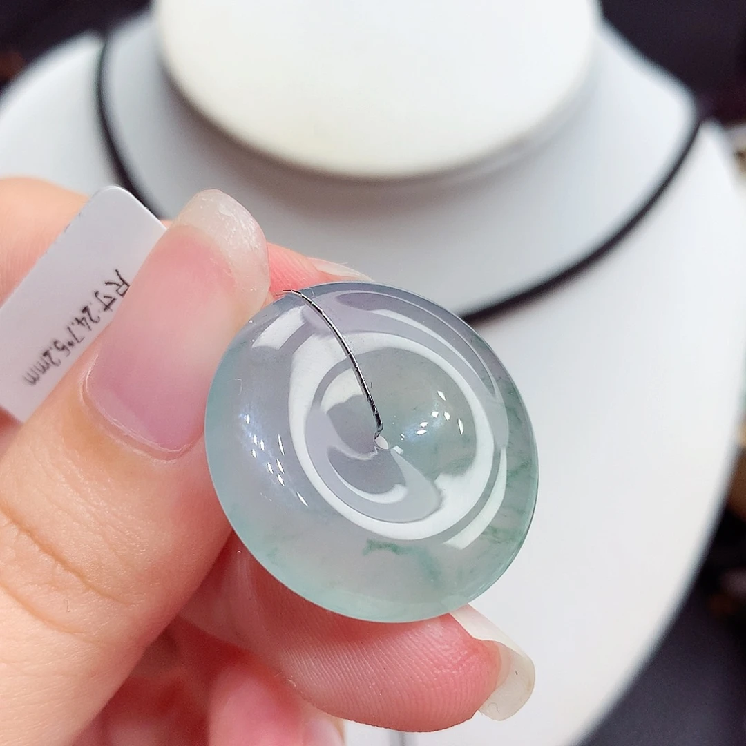 翡翠未镶嵌颈饰翡翠38，24.7/5.2