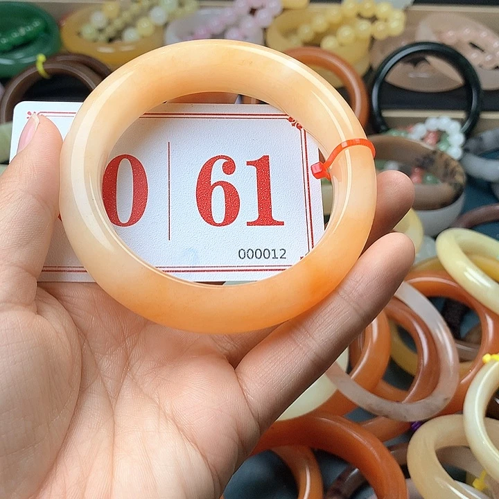 石英质玉（黄龙玉）未镶嵌手镯