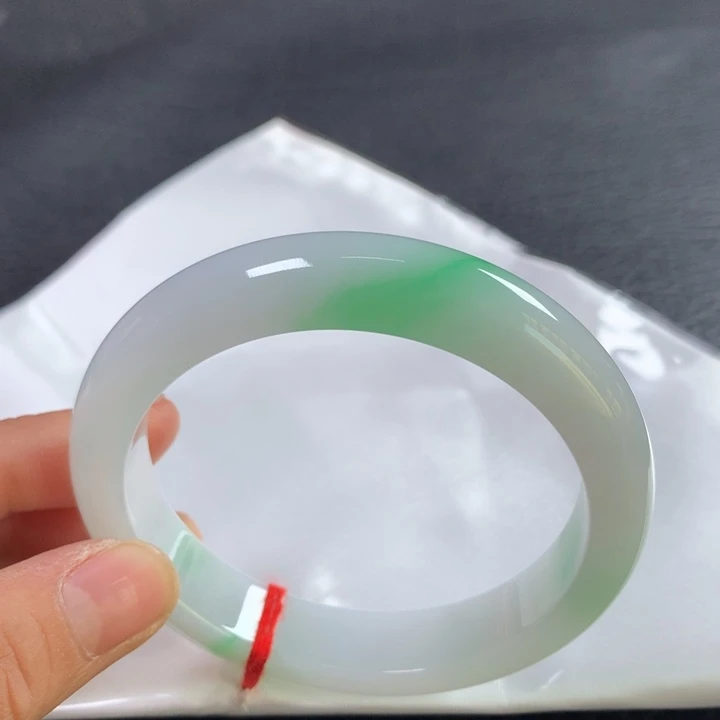 翡翠未镶嵌手镯58圈