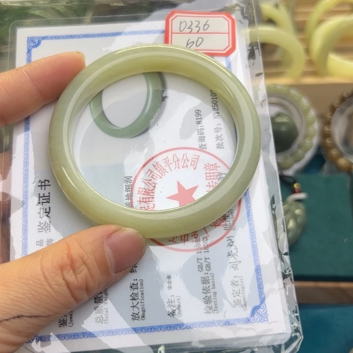 和田玉手镯未镶嵌60圈围0336