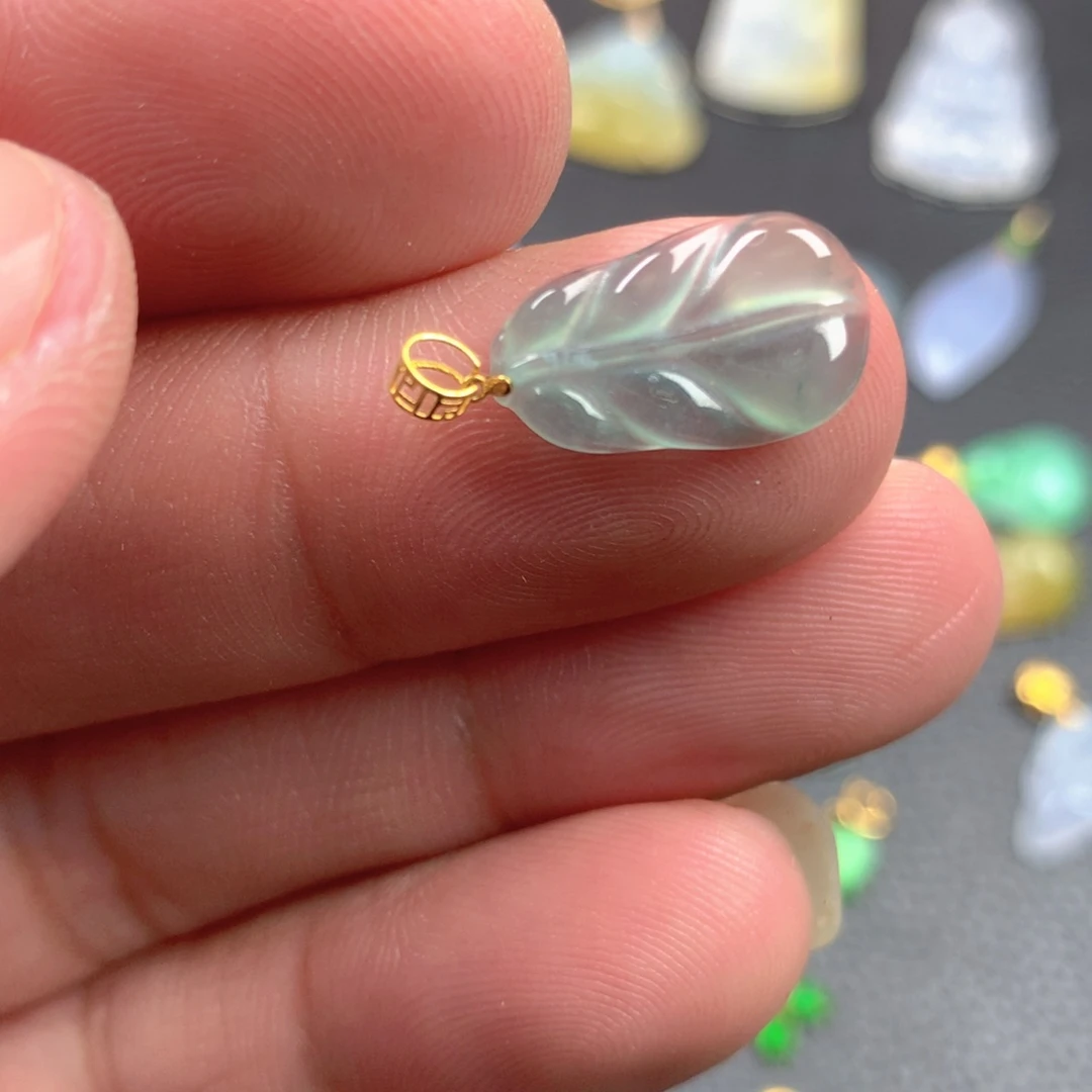 【闪购商品】颈饰18K金镶嵌翡翠翡翠