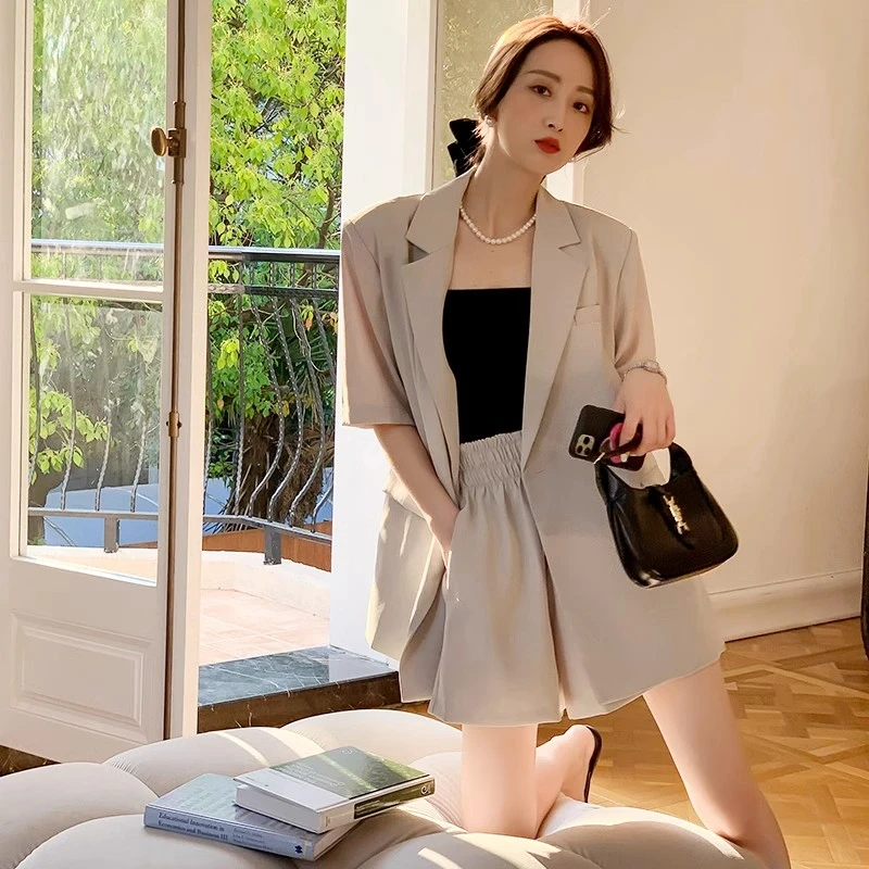 薄款西装套装女夏季微胖mm大码通勤设计感气质显瘦休闲短裤两件套