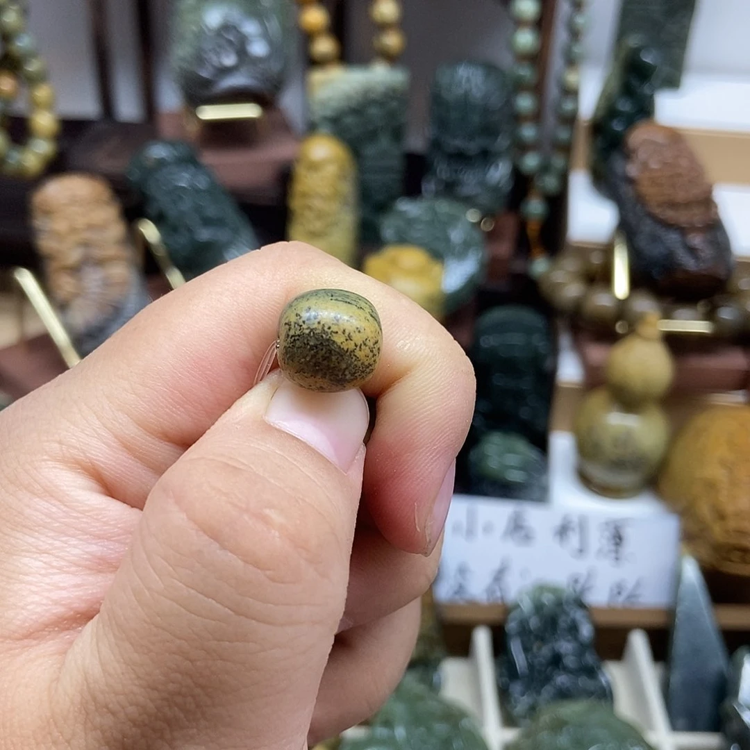 岫岩河磨玉（透闪石质玉）未镶嵌把件D****S