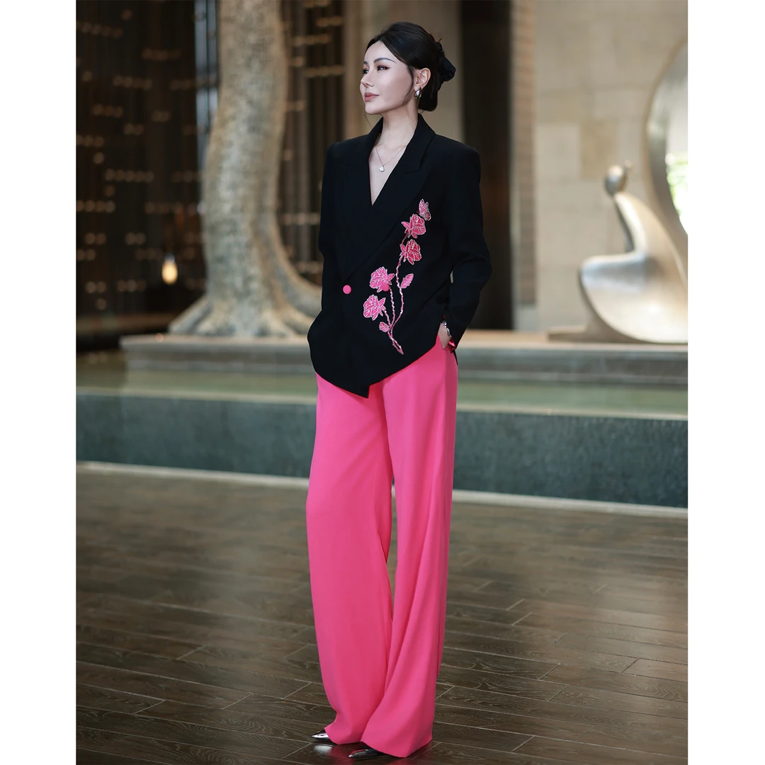 气质女神范洋气套装2025初秋新款钉珠爆款西服配阔腿裤上衣两件套