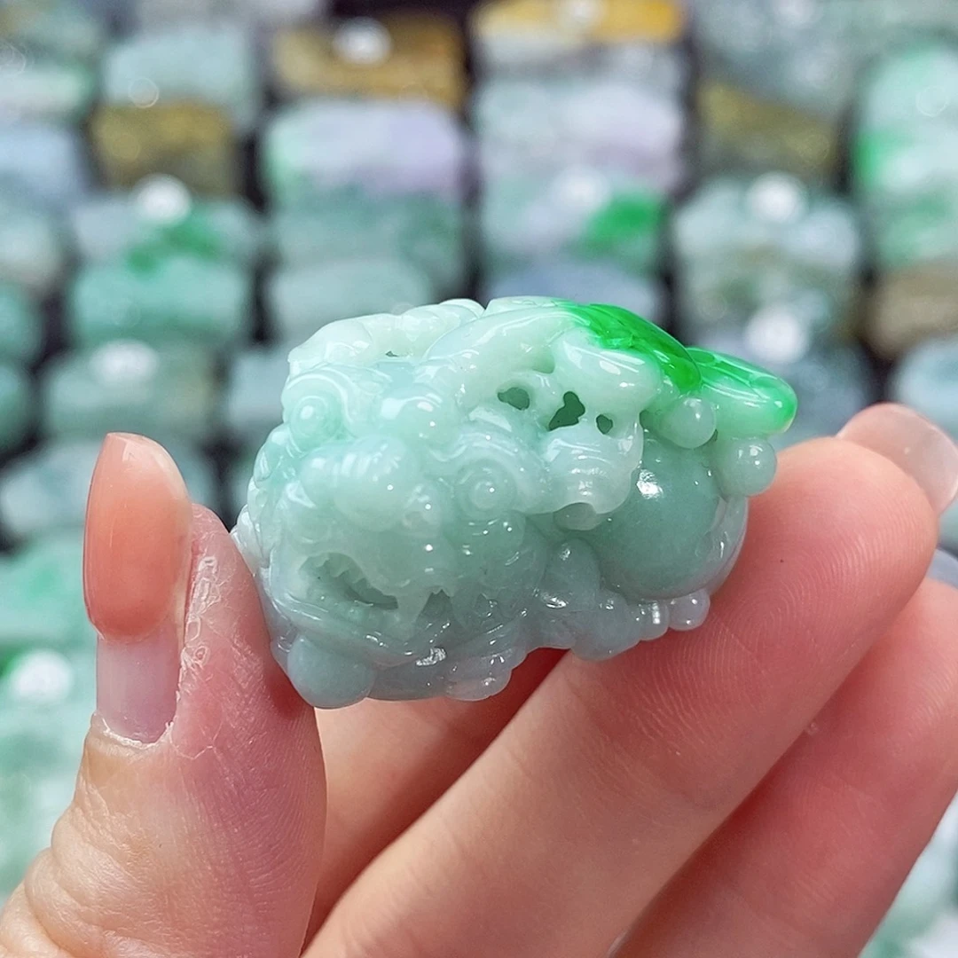 颈饰未镶嵌翡翠天然