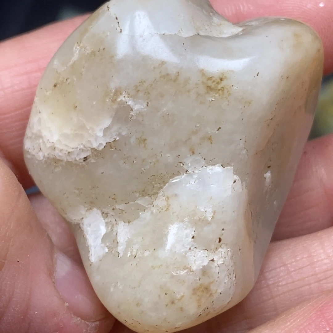 和田玉挂件足铂镶嵌