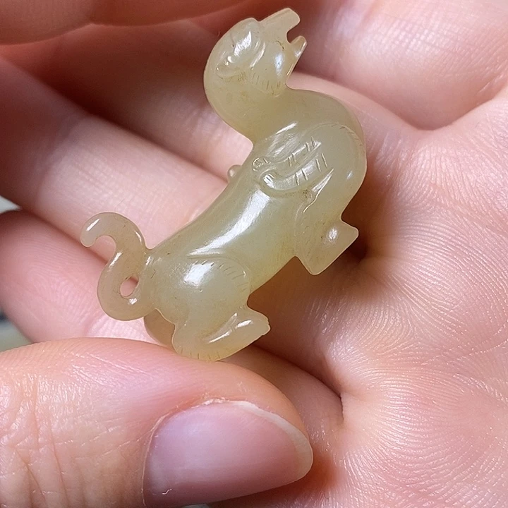 和田玉（糖玉）车挂未镶嵌