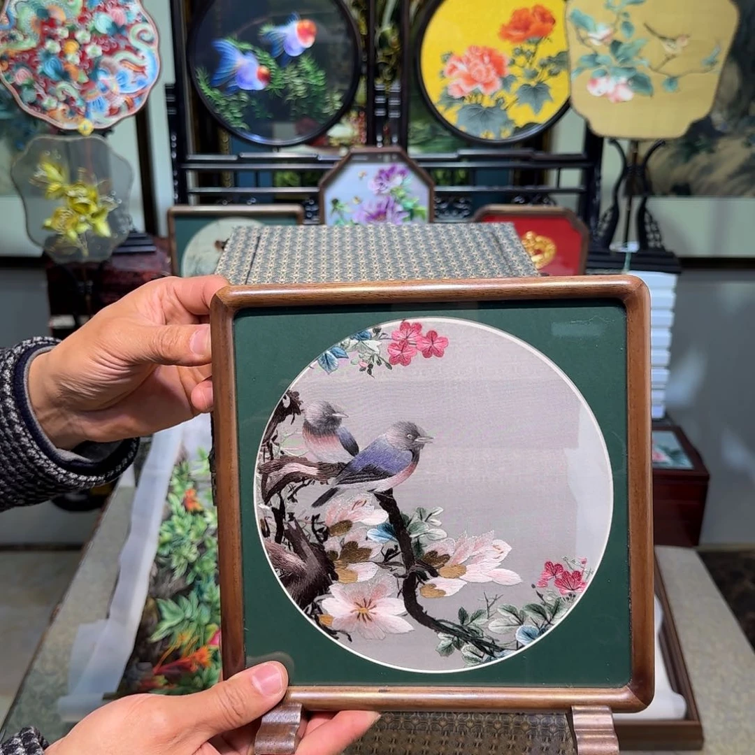 刺绣刺绣工艺精湛