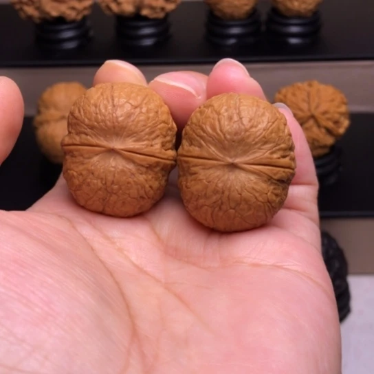 文玩核桃把件铁蛋32