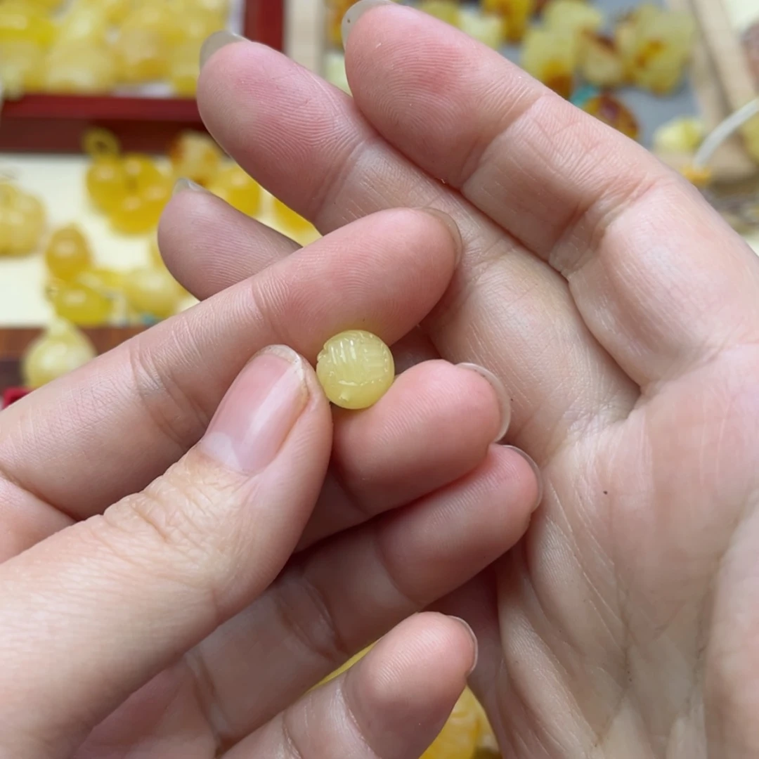【闪购商品】蜜蜡裸石未镶嵌配饰