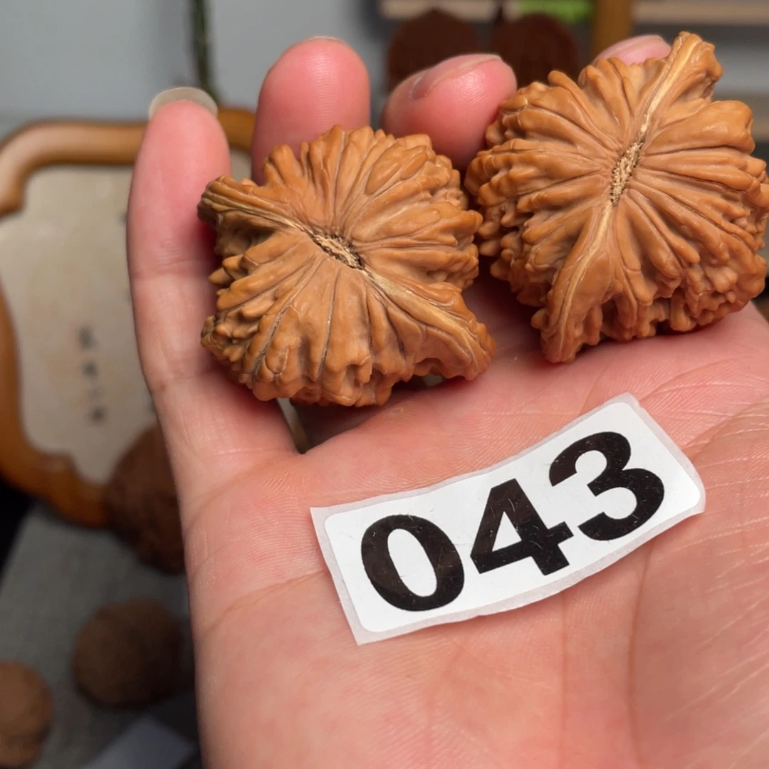 文玩核桃吊坠四座楼