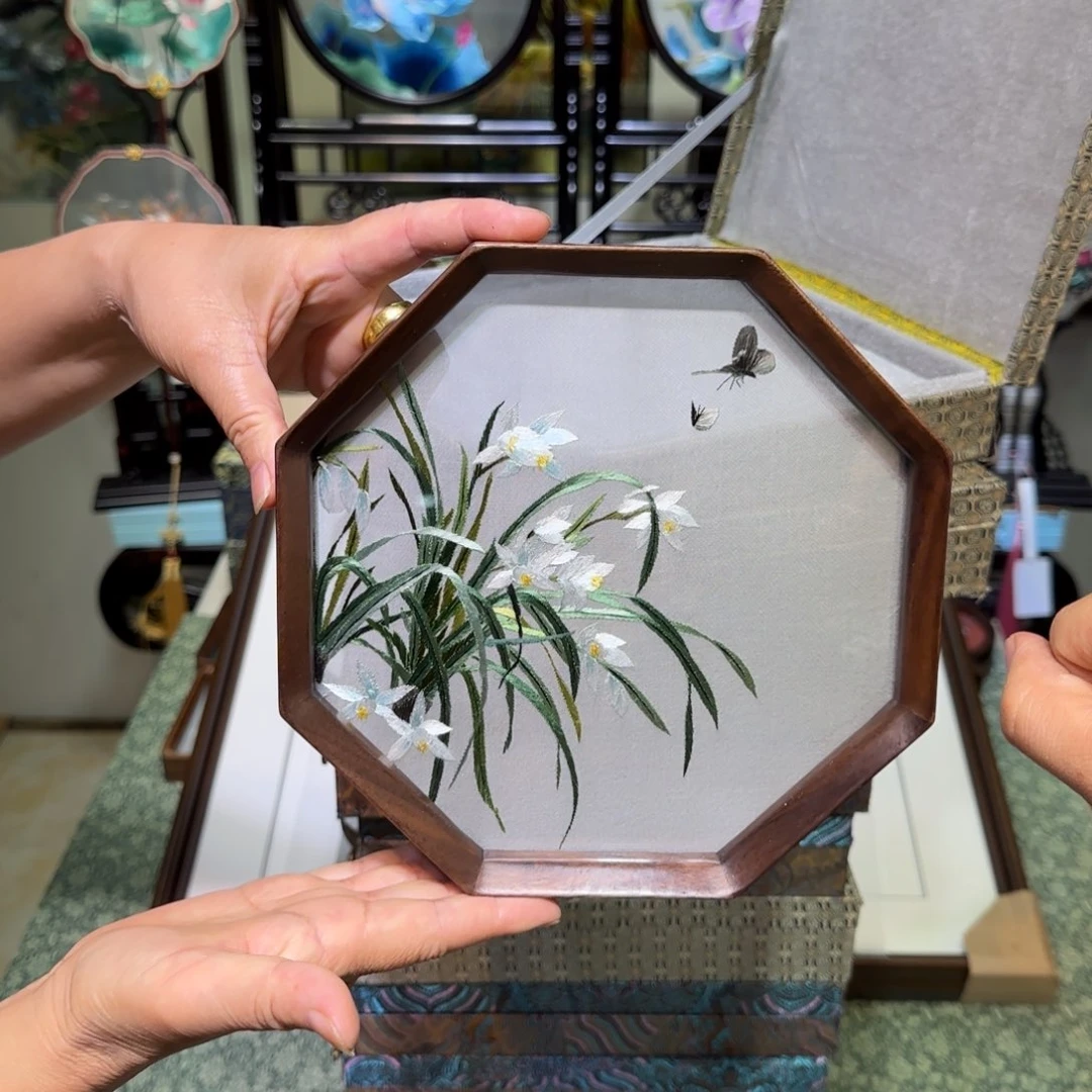 刺绣刺绣工艺精湛独特设计新颖时尚