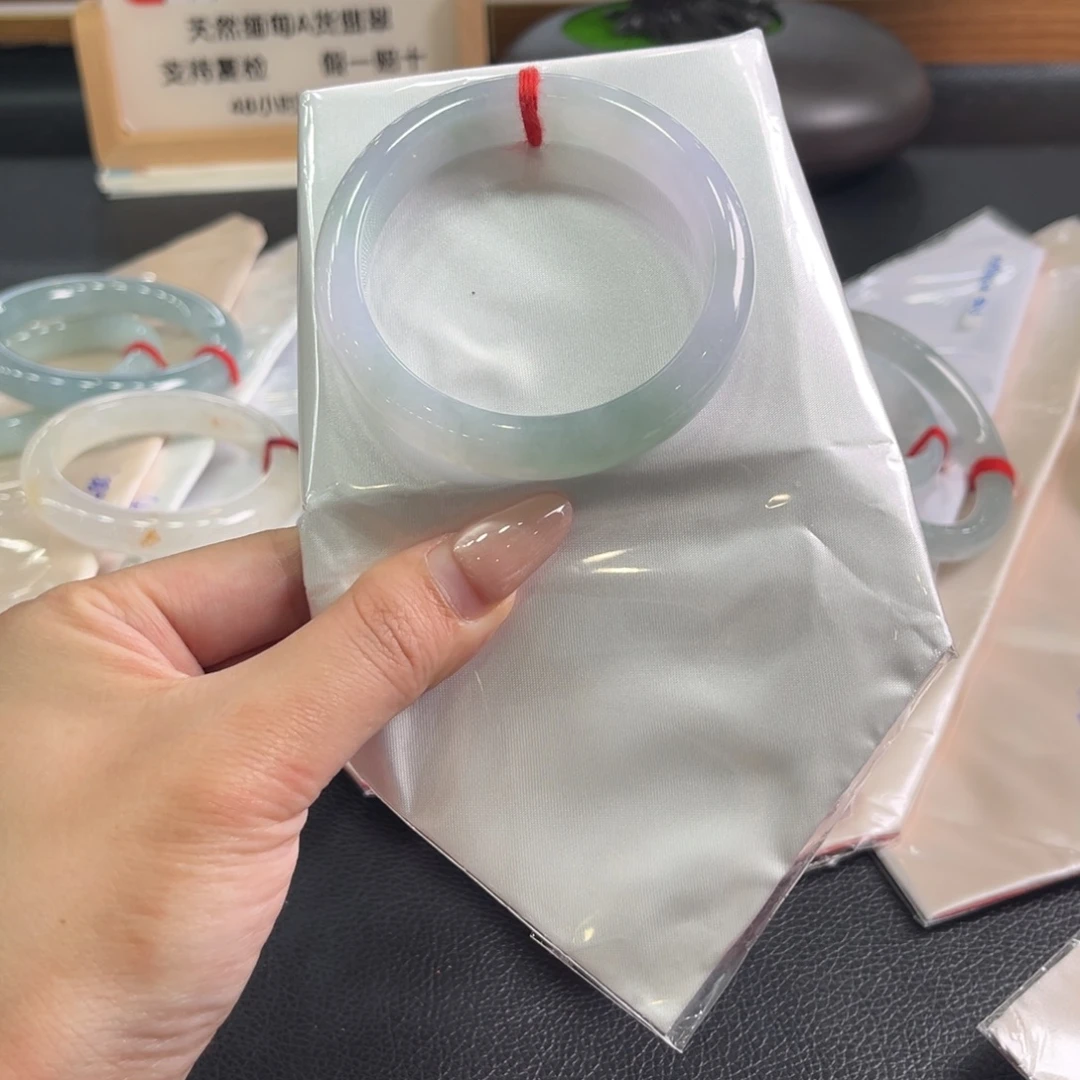 翡翠未镶嵌手镯53.5正圈