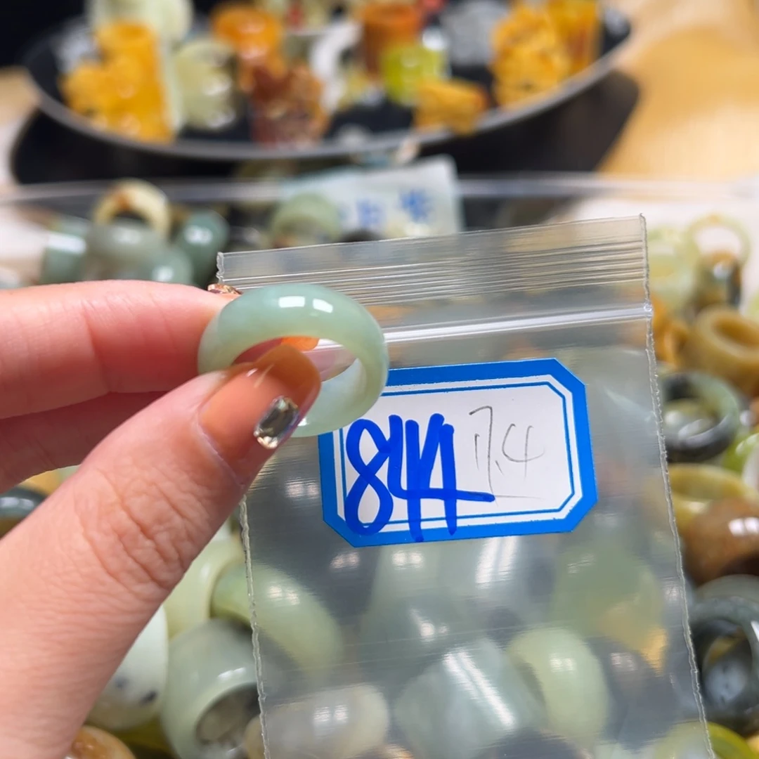 洗***肉蛇纹石玉未镶嵌戒指