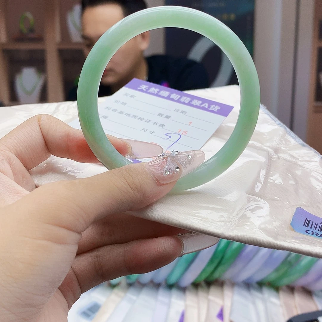 翡翠手镯未镶嵌667778999899999999