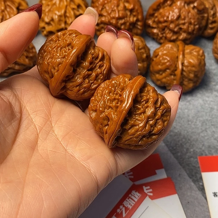 逆***者文玩核桃把件白狮