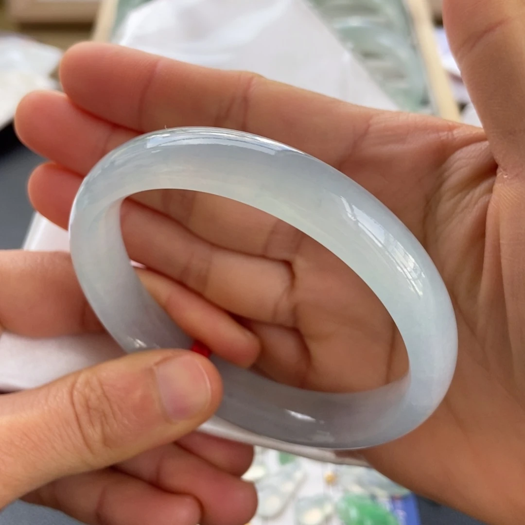 翡翠手镯未镶嵌手镯