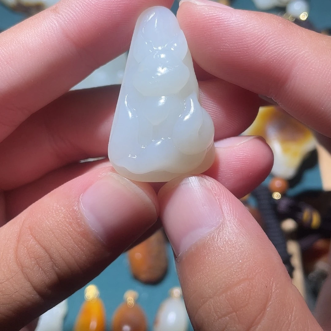 未镶嵌和田玉车挂