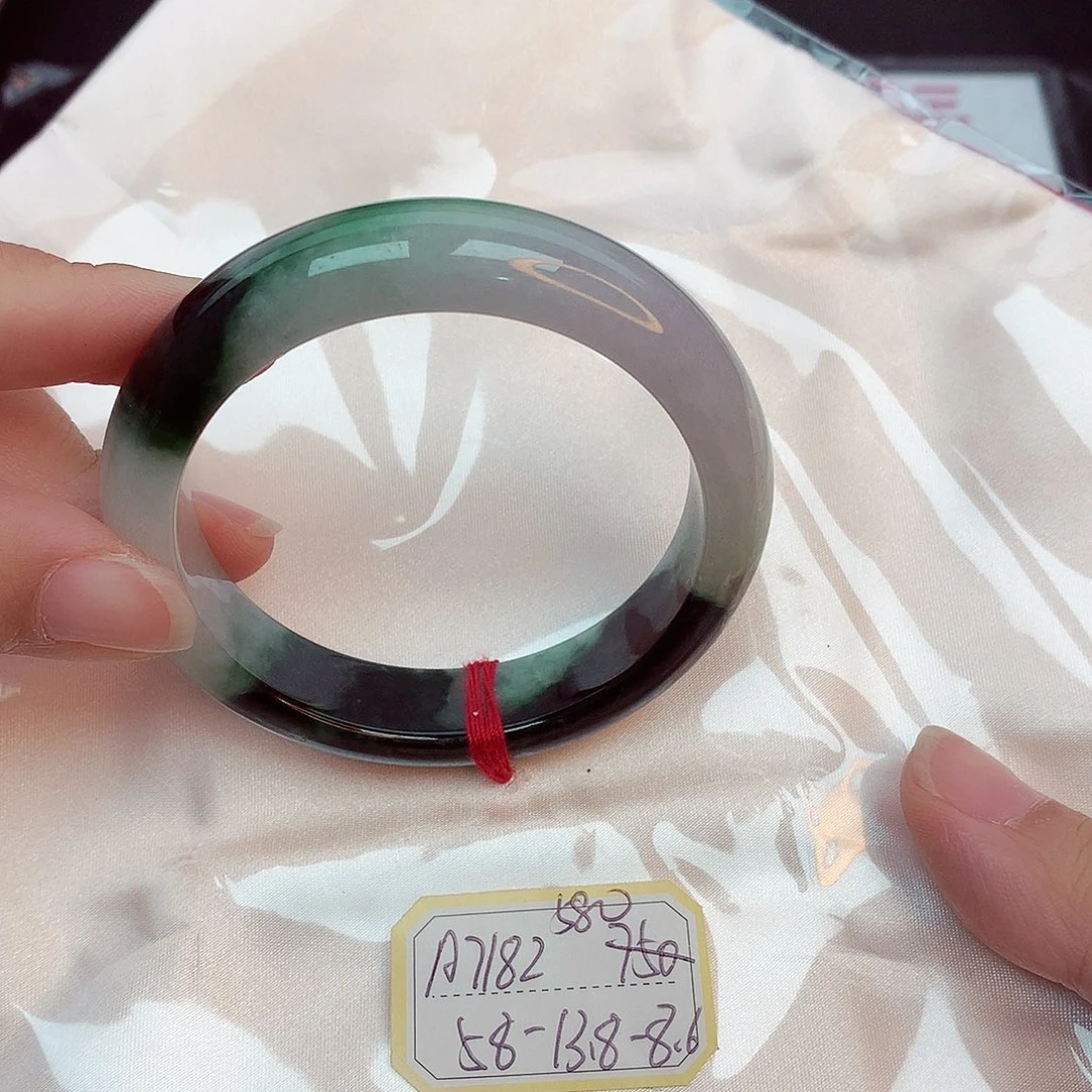 翡翠手镯未镶嵌缅甸翡翠