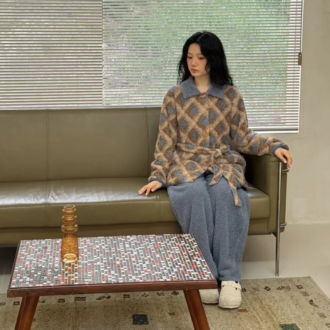 朵朵可可2025秋冬睡衣新款珊瑚绒格纹翻领情侣家居服套装