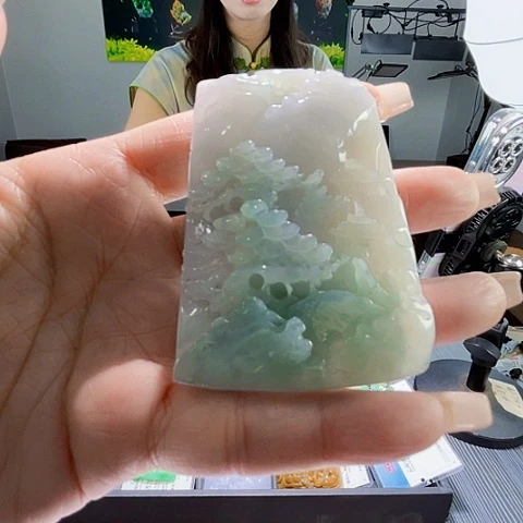 颈饰未镶嵌翡翠一个