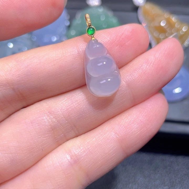 颈饰18K金镶嵌翡翠翡翠