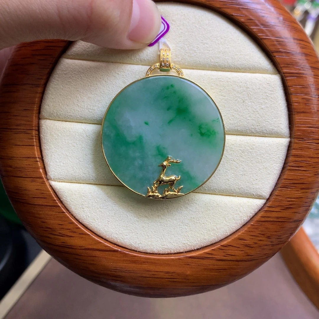 翡翠未镶嵌颈饰翡翠