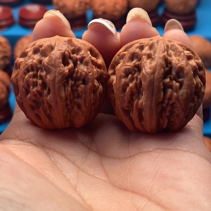 核桃精品文玩核桃手捻八棱王