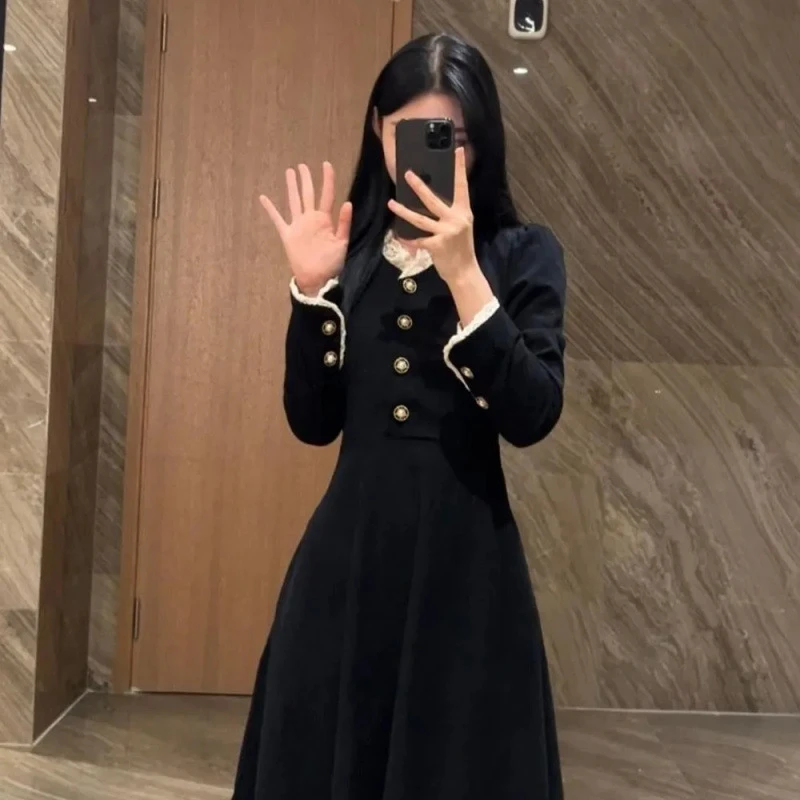 大码赫本风高级感黑色灯芯绒连衣裙女2024秋冬新款收腰显瘦中长裙