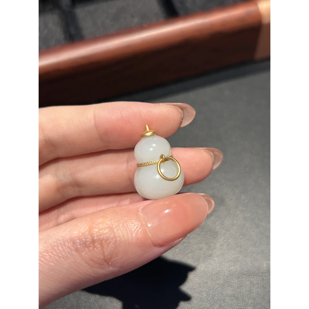 【浮云间】18K金 和田玉吊坠 J258510