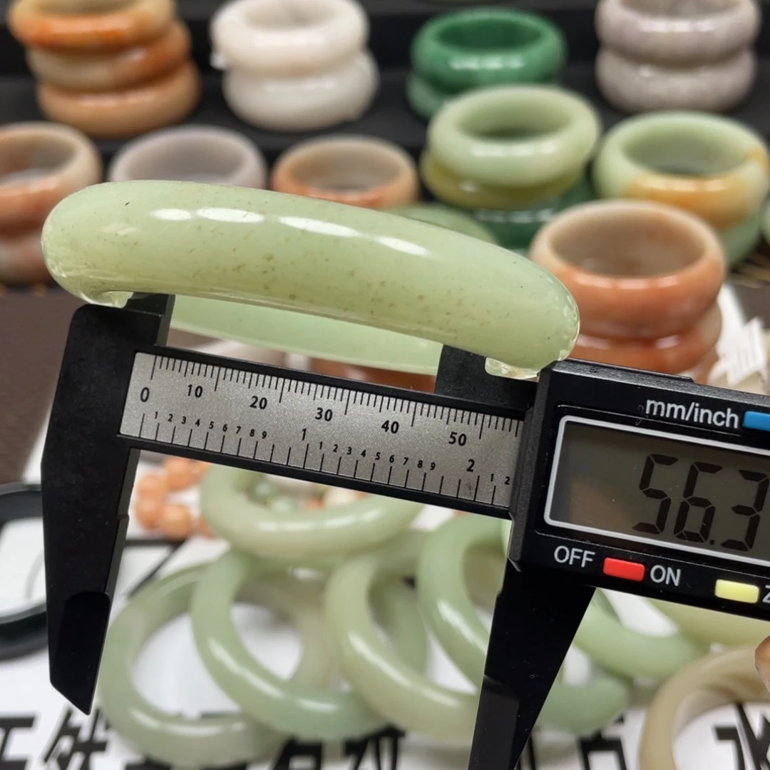 石英质玉未镶嵌手镯