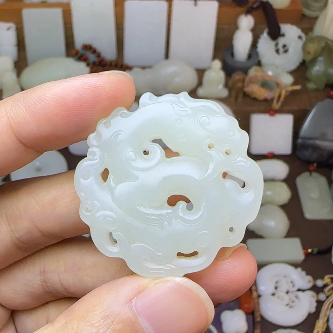 和田玉未镶嵌挂件游龙