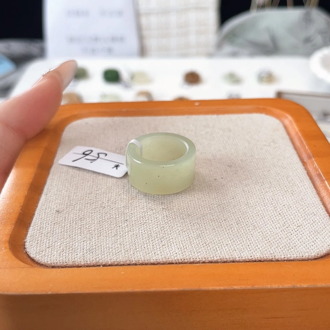 和田玉（糖玉）未镶嵌戒指q7青黄直切内经16.66mm不支持退换