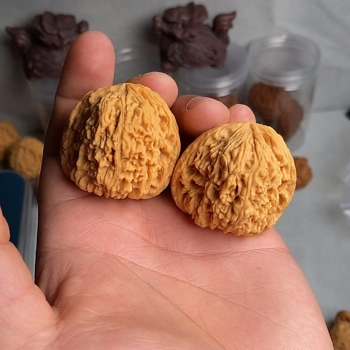 6***6吊坠文玩核桃逐鹿南将石姜黄皮