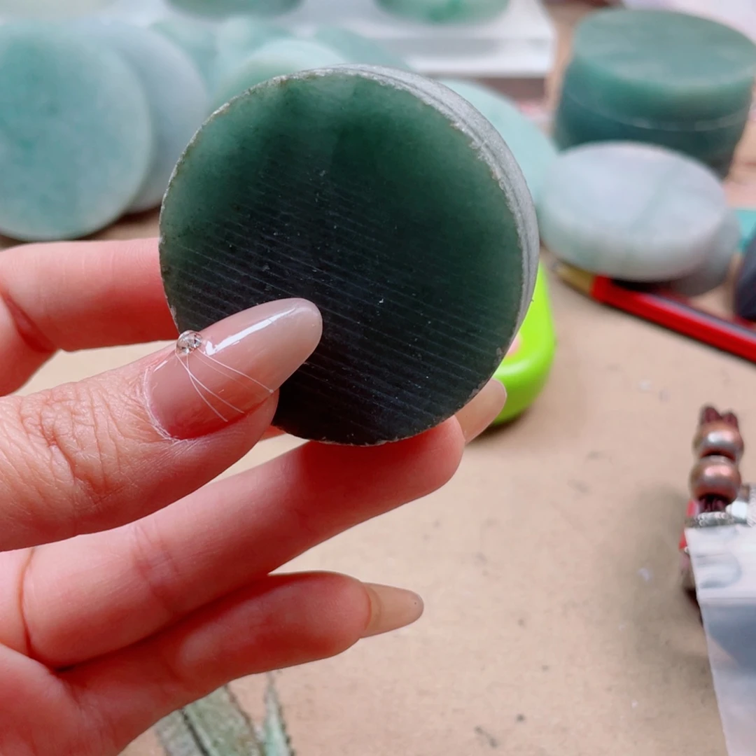 翡翠未镶嵌颈饰742……