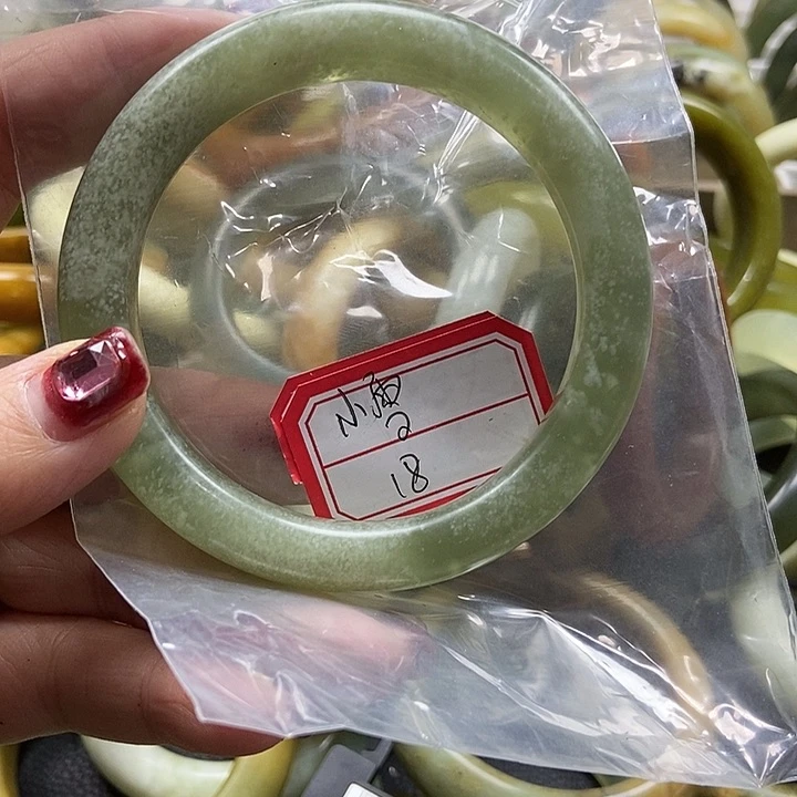 蛇纹石玉手镯未镶嵌小*