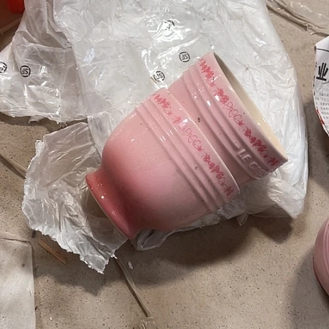 微瑕，不能明火。口径8高度8，2个粉