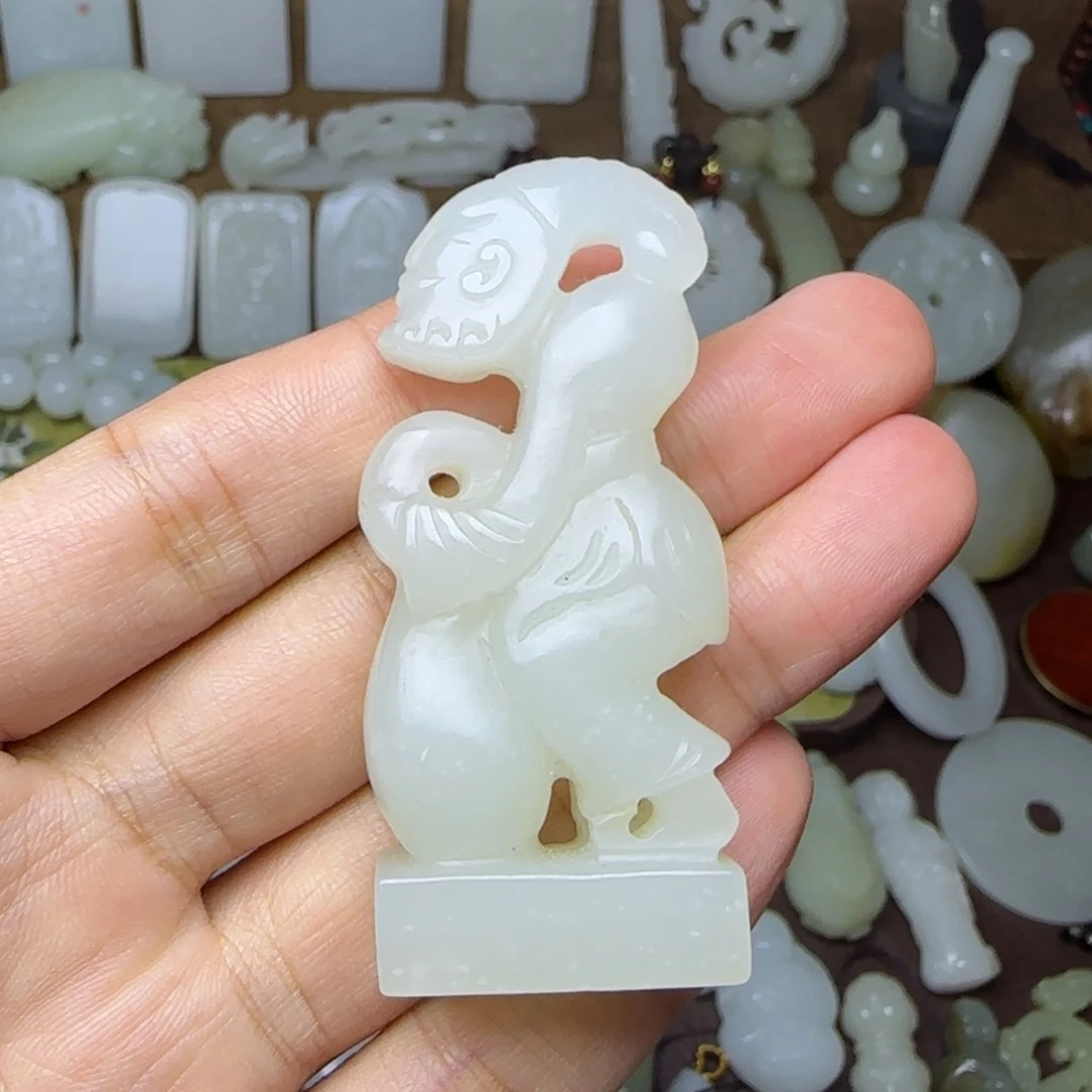 和田玉未镶嵌挂件