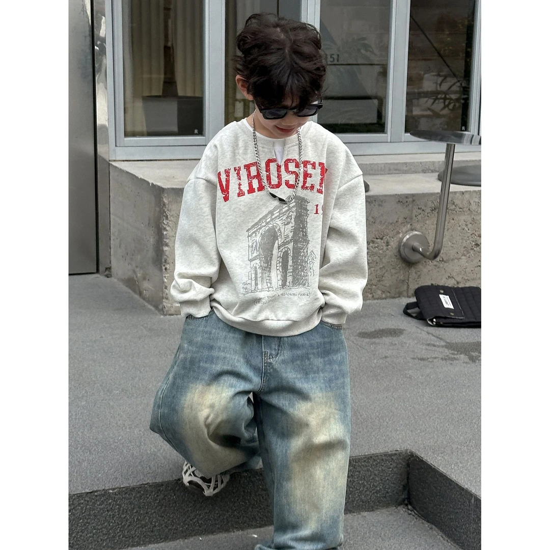 in 爱：qm25春季儿童复古卫衣男童韩版字母印花上衣宽松上衣2509