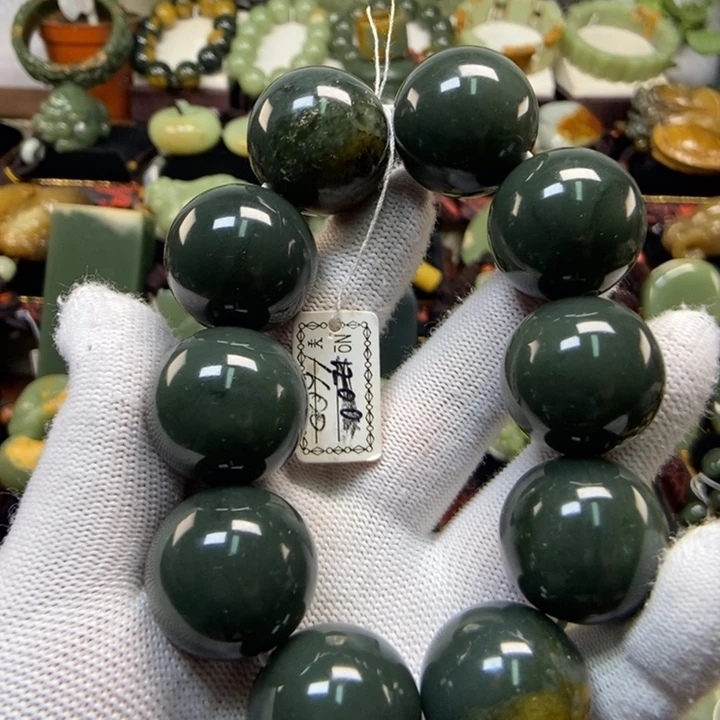 未镶嵌手串岫岩河磨玉（透闪石质玉）